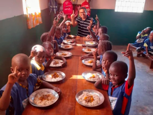 Almoço na escola REOBOTE