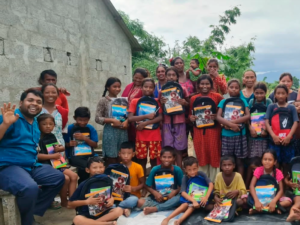 Distribuição de materiais escolares